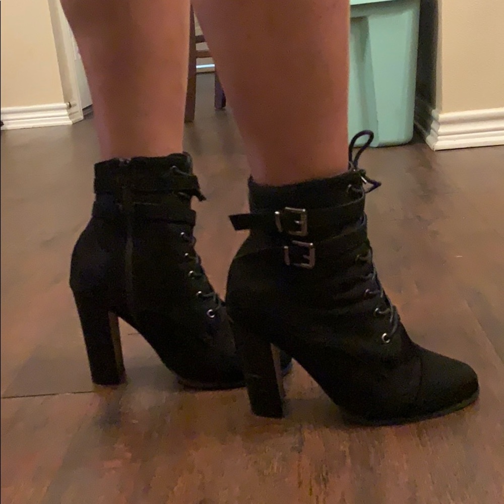 Black cute boots